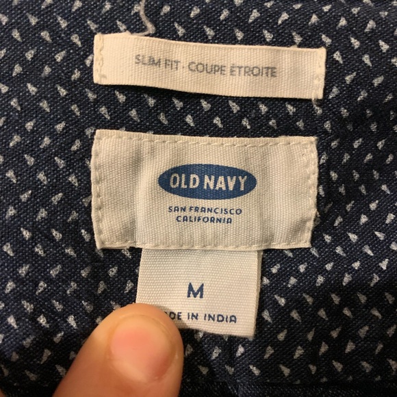 Old Navy Men’s Button Down - Picture 3 of 3